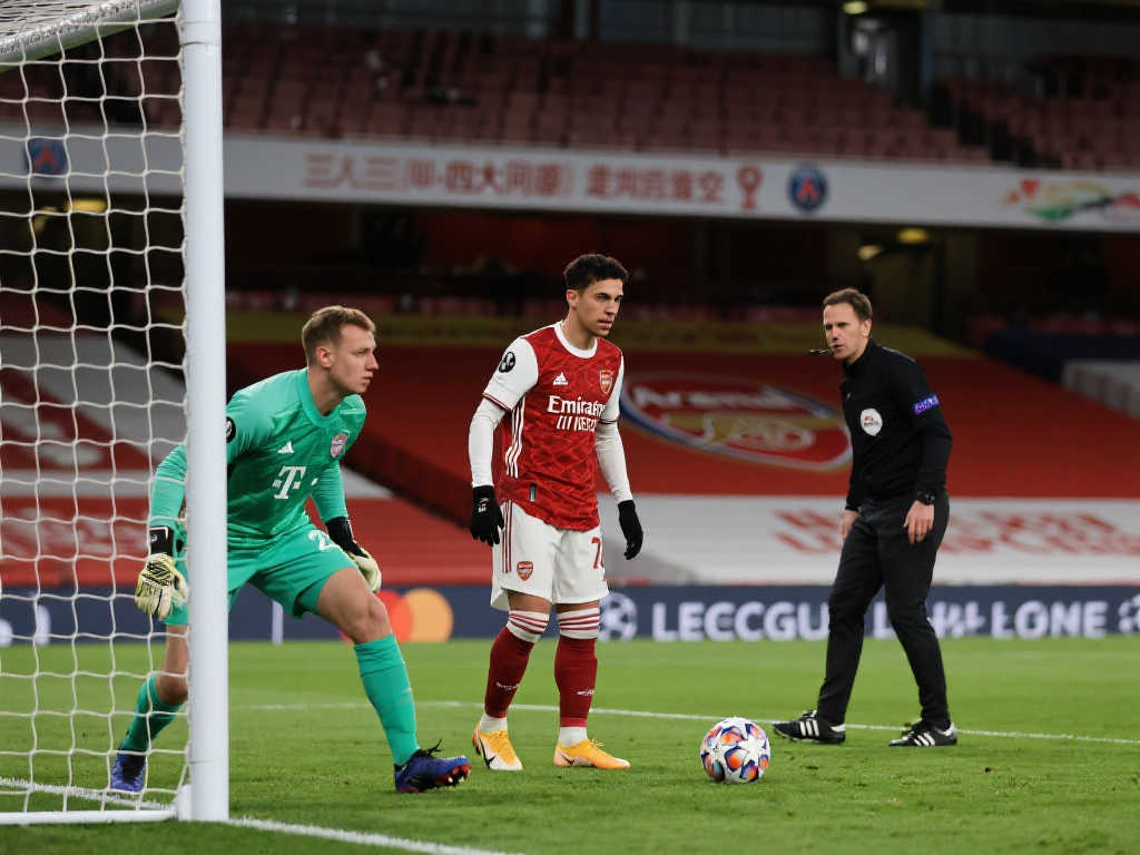 他的表现不 他的表现不